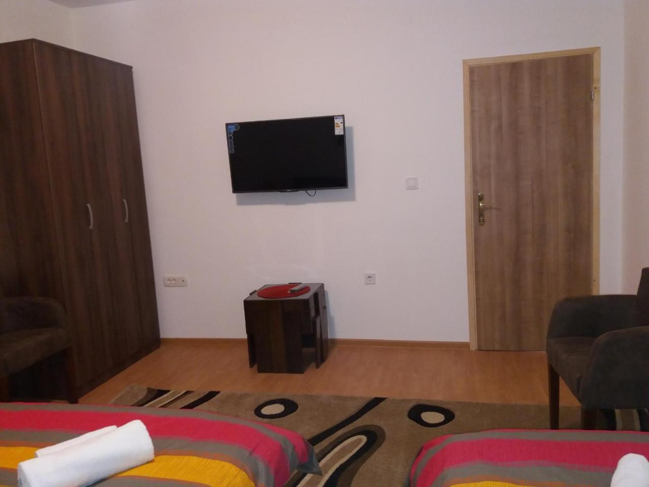 ツェティニェApartman Donji Krajアパートメント エクステリア 写真