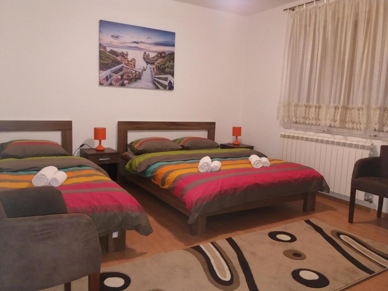 ツェティニェApartman Donji Krajアパートメント エクステリア 写真